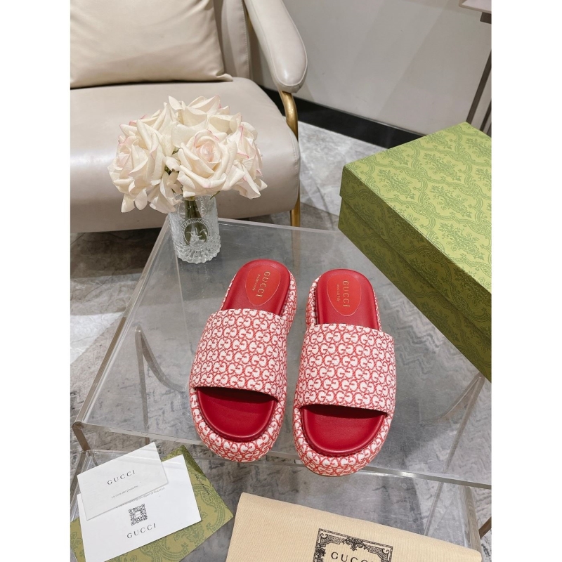 G*u*i slippers